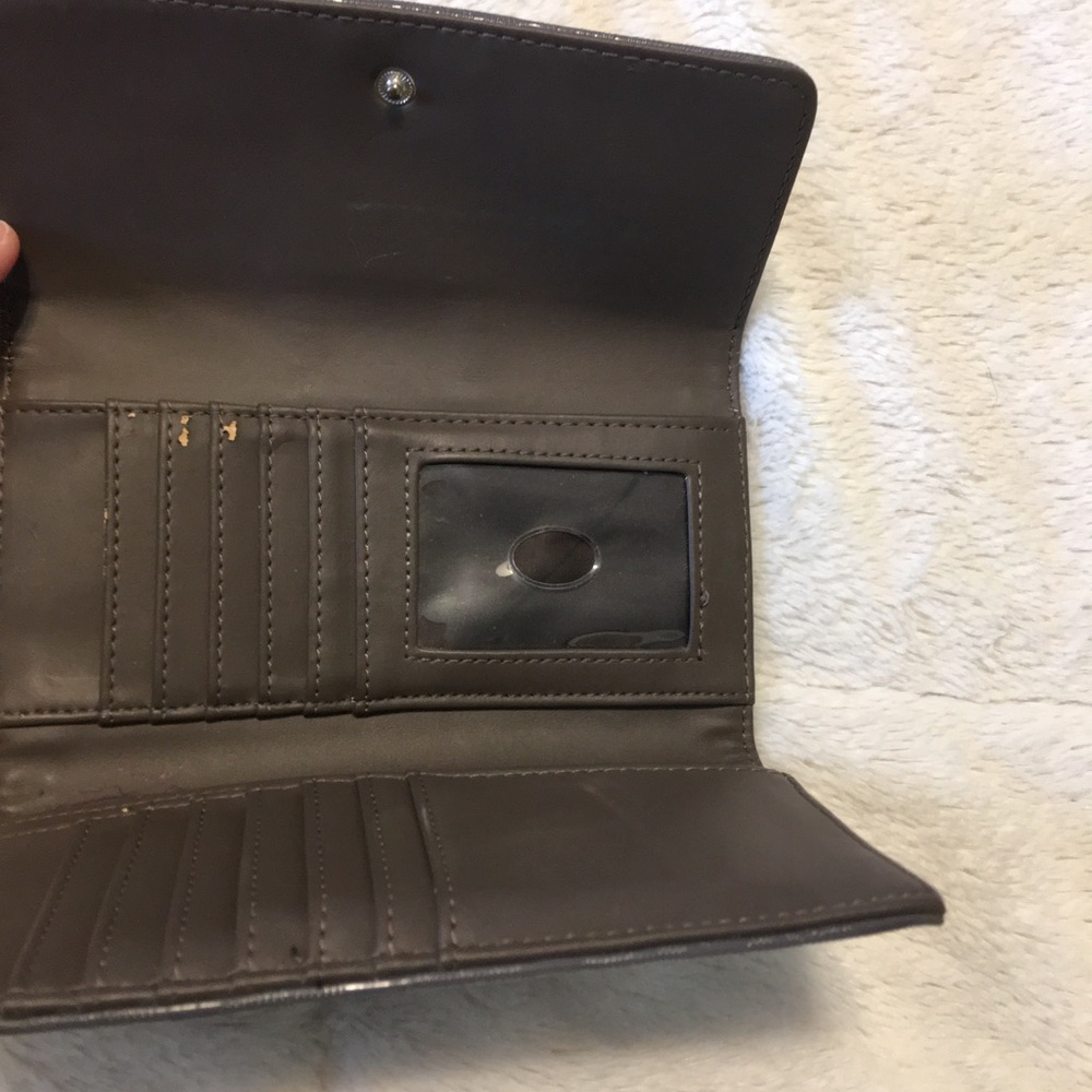 Guess Wallet. - Picture 3 of 3